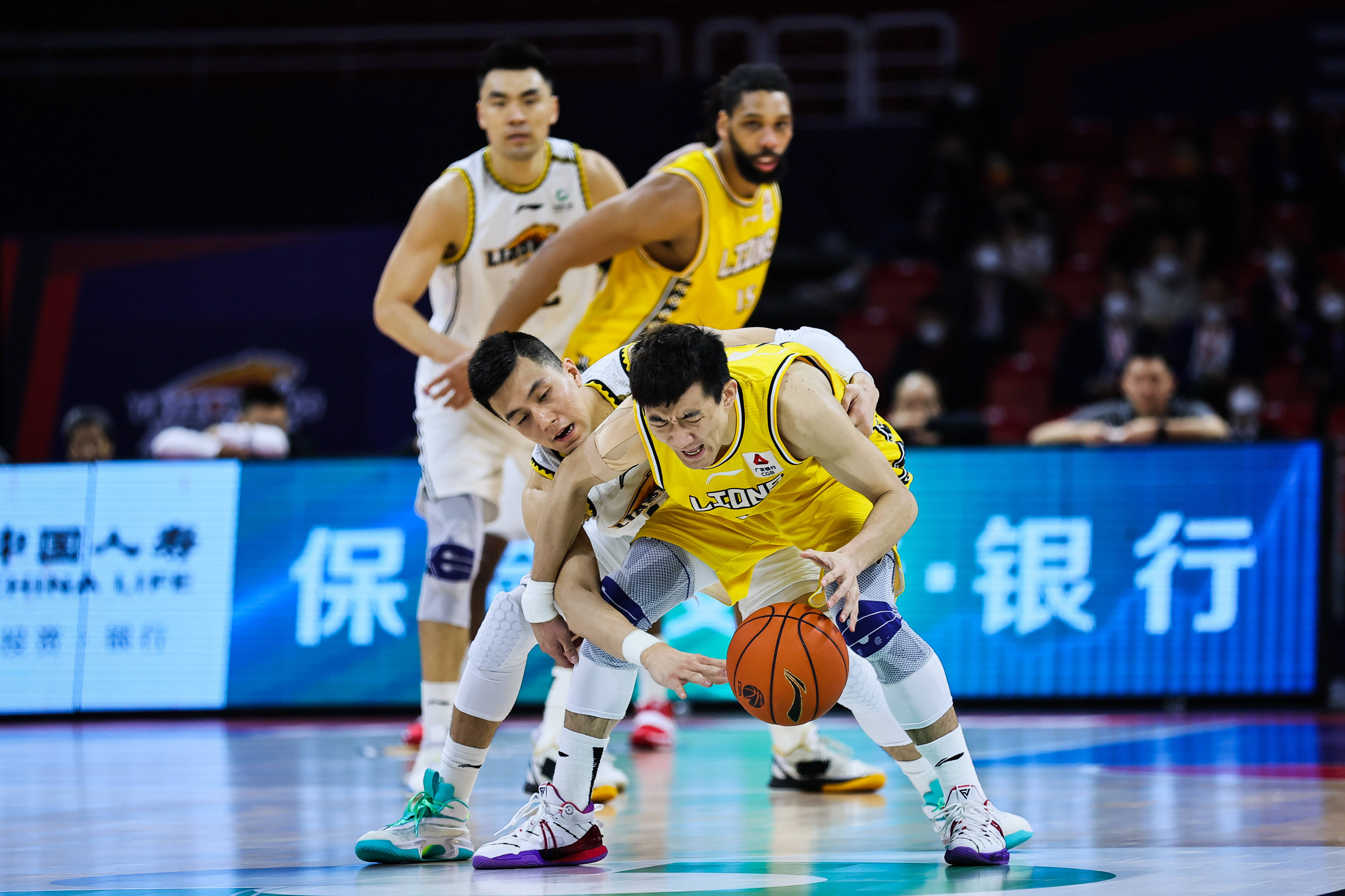辽宁男篮大胜广厦队，韩德君霍侑康冲击季后赛票
